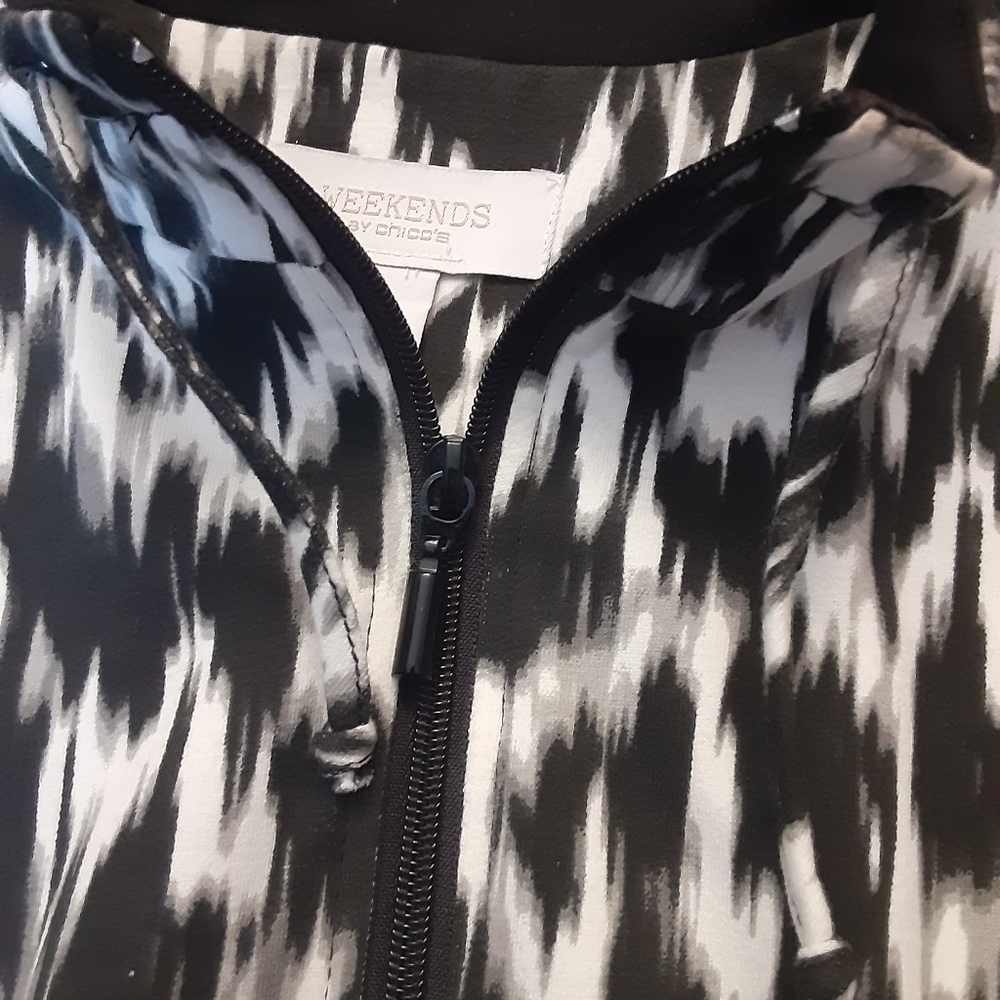 Black  and White Pattern Fall/Winter Vest - Picture 6 of 6
